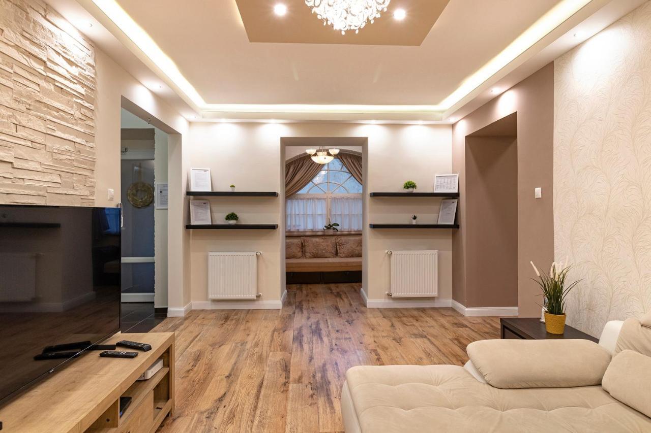Cork Apartman Эгер Экстерьер фото